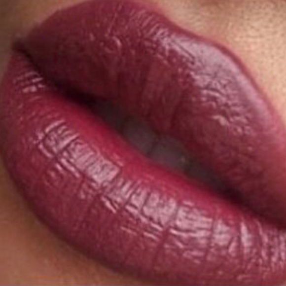 MAC Matte Lipstick DIVA 603 *DISCONTINUED* - Picture 5 of 15